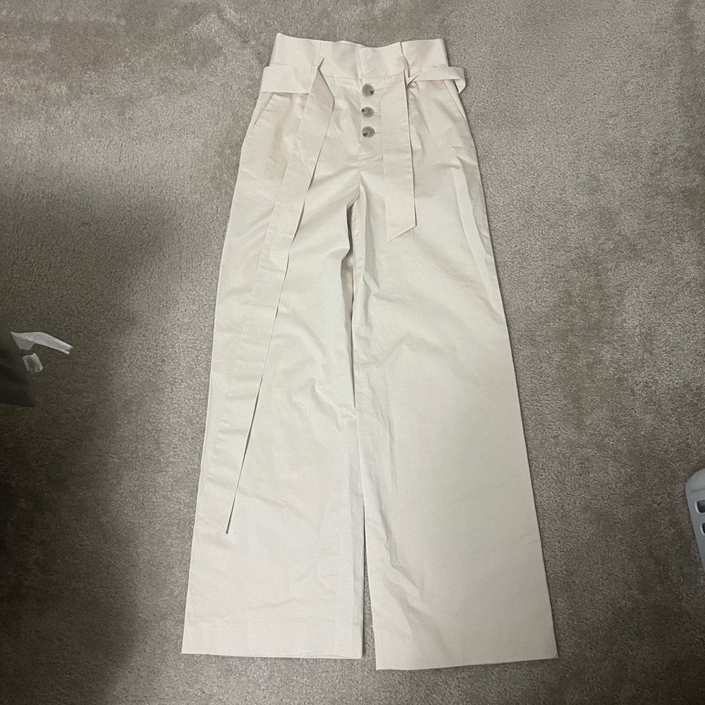 Antonio Melani high waisted three button trouser w/ tie belt cream color size 2
